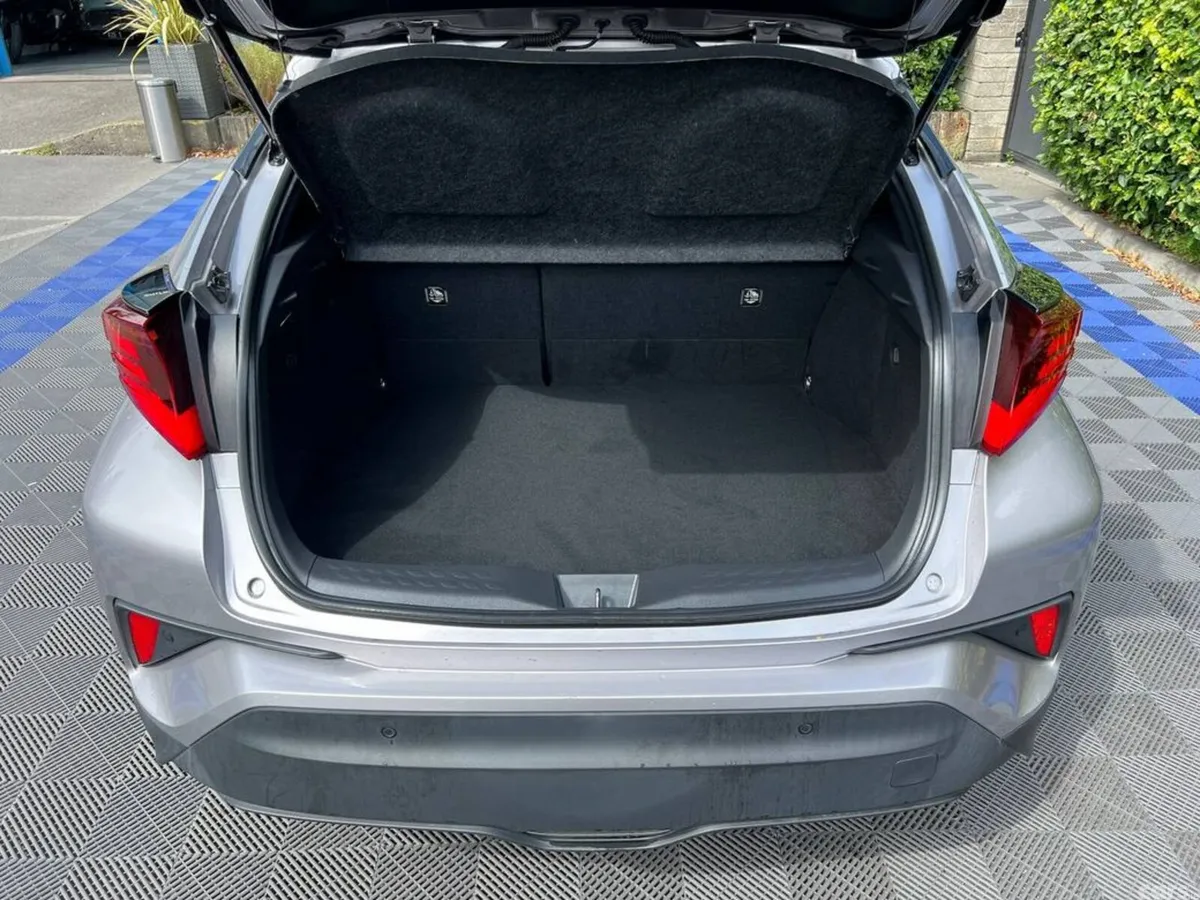Toyota C-HR SUV, Petrol Hybrid, 2021, Grey