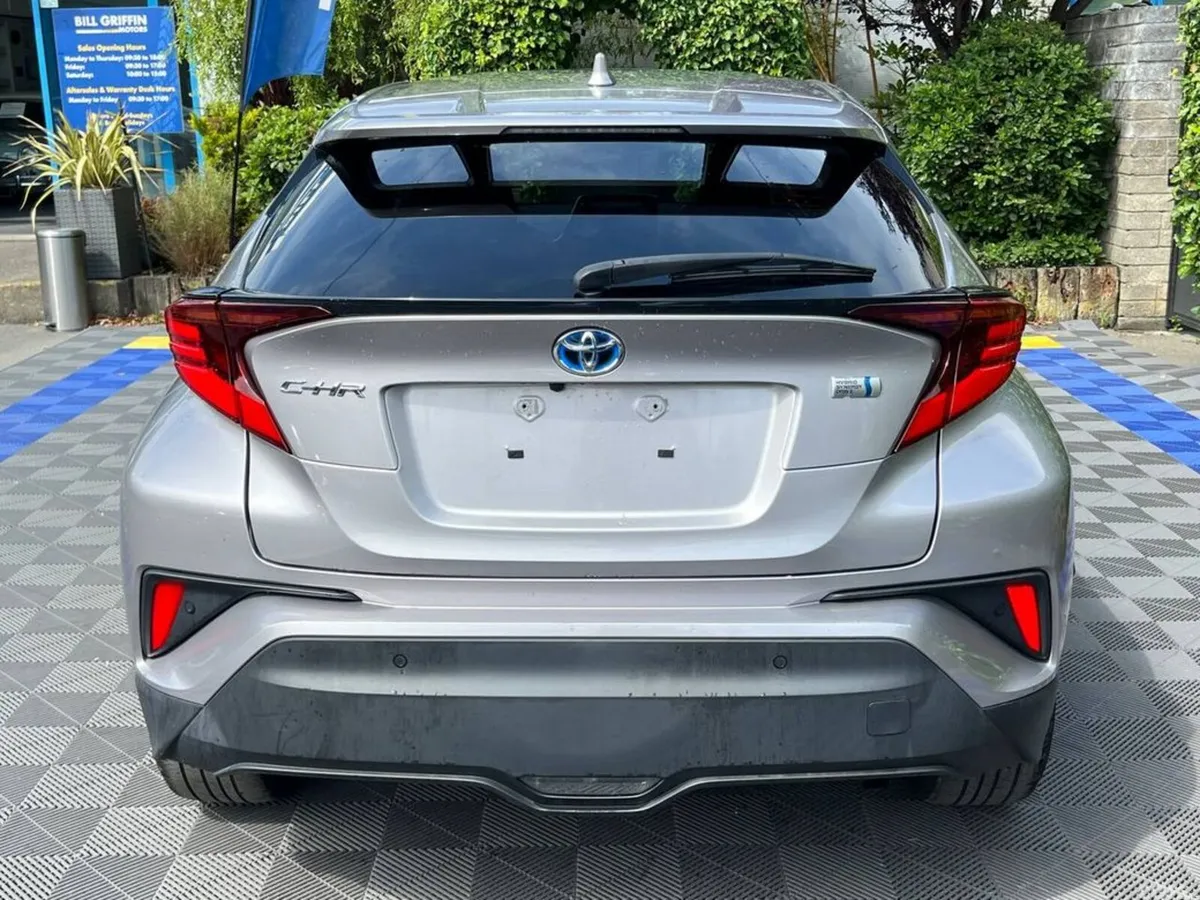 Toyota C-HR SUV, Petrol Hybrid, 2021, Grey