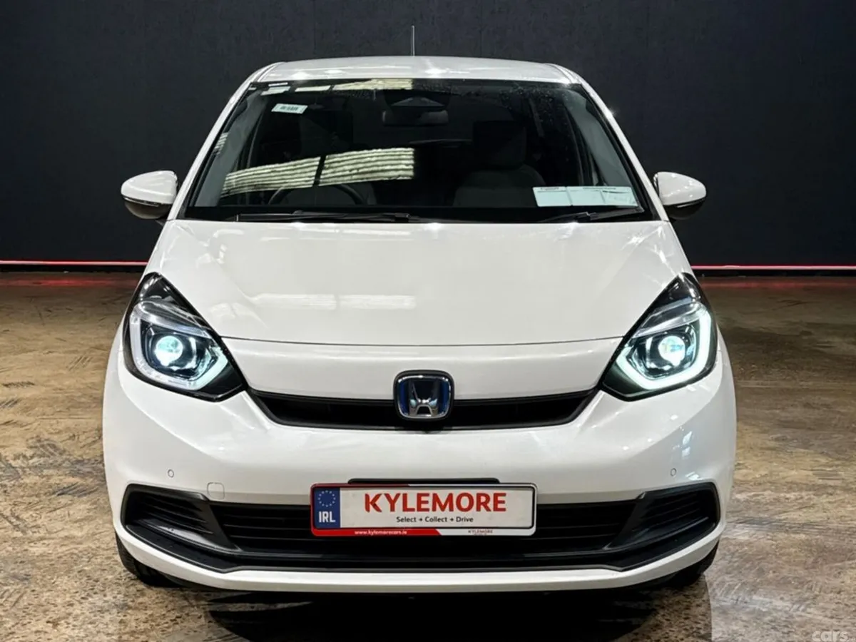 Honda Fit Hatchback, Petrol Hybrid, 2024, White