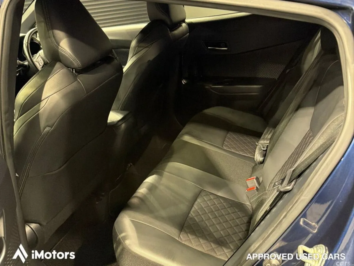 Toyota C-HR SUV, Petrol Hybrid, 2021, Blue