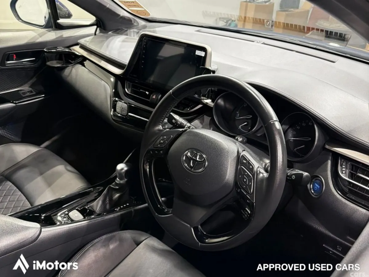 Toyota C-HR SUV, Petrol Hybrid, 2021, Blue