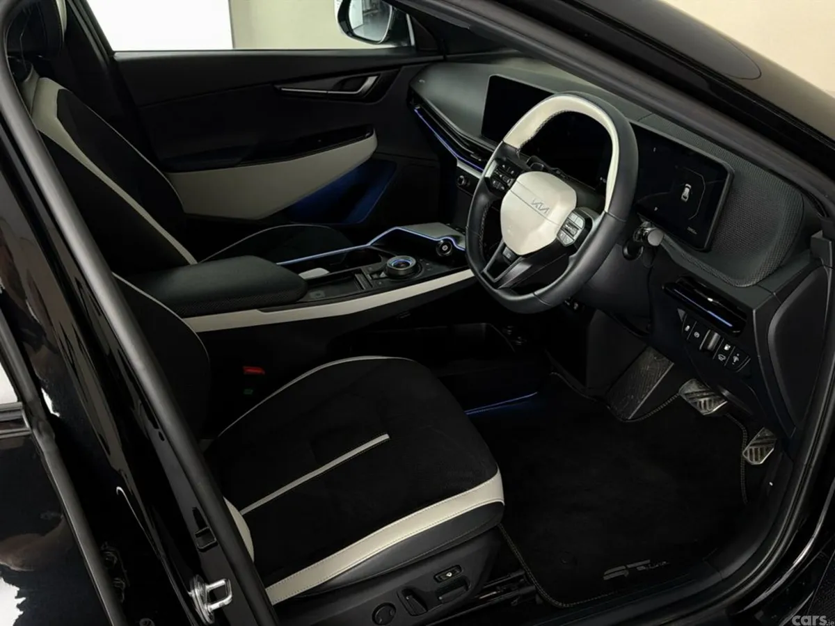 Kia EV6 MPV, Electric, 2025, Black