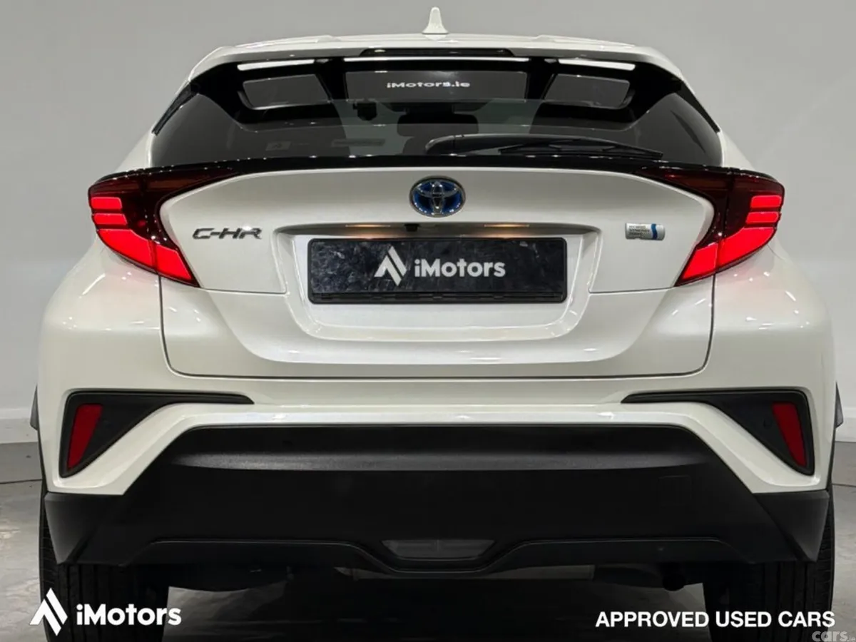 Toyota C-HR SUV, Petrol Hybrid, 2021, White