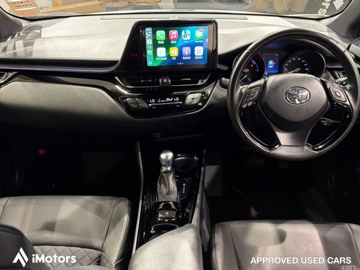 Toyota C-HR SUV, Petrol Hybrid, 2021, White