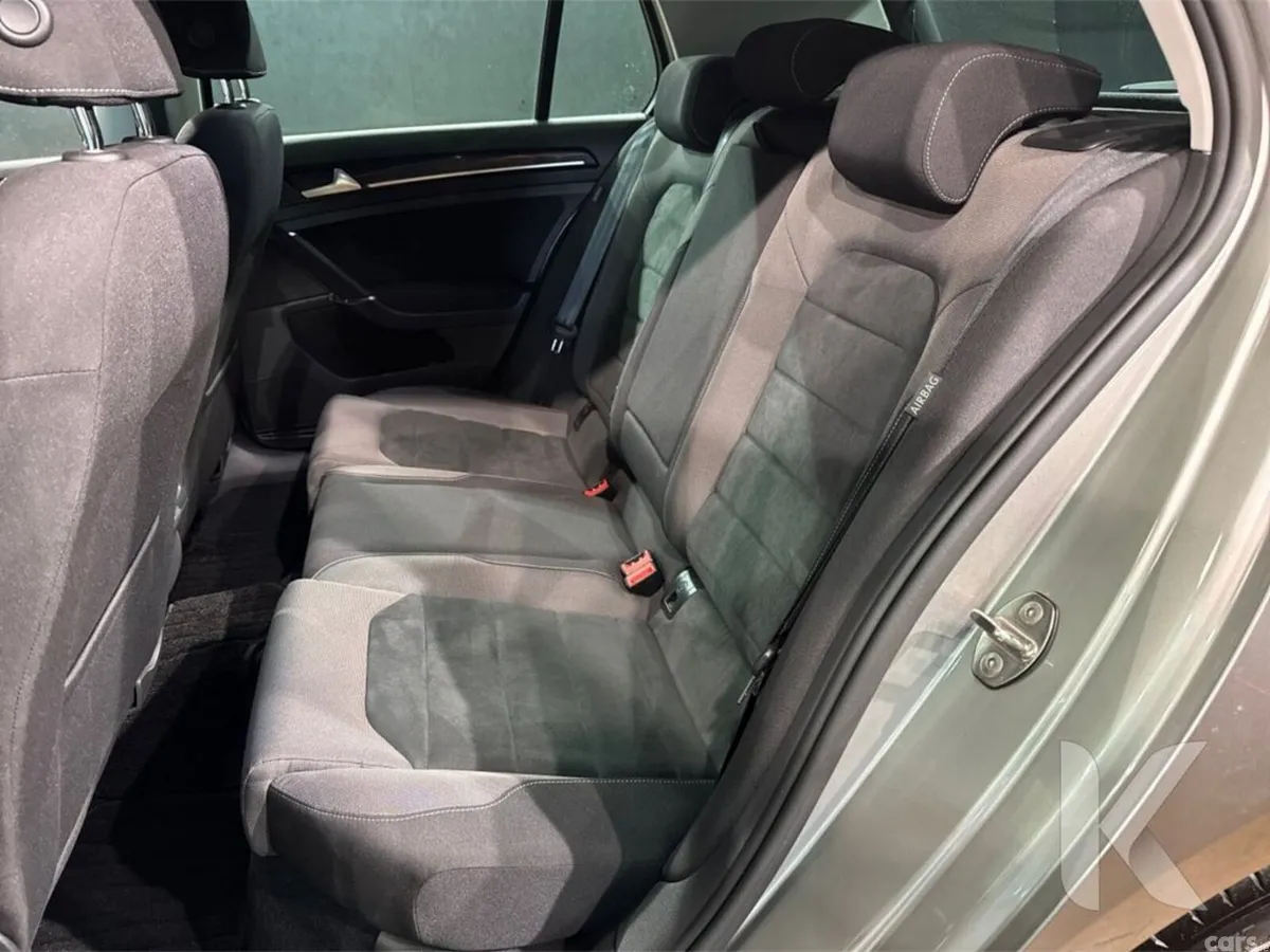 Volkswagen Golf Hatchback, Petrol, 2019, Silver