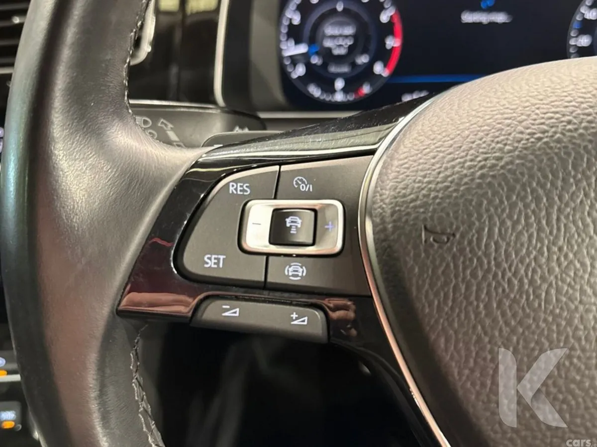Volkswagen Golf Hatchback, Petrol, 2019, Silver