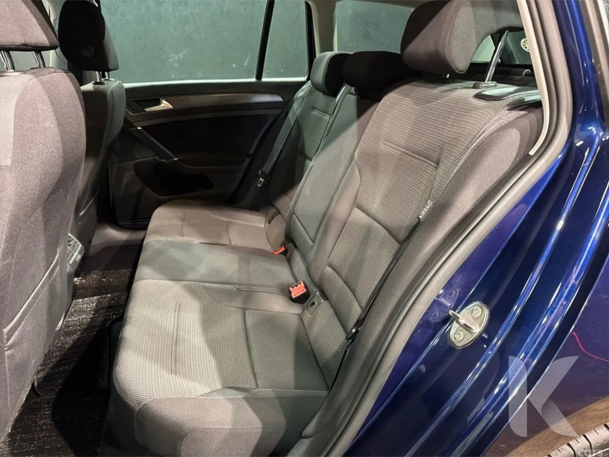 Volkswagen Golf Estate, Petrol, 2019, Blue