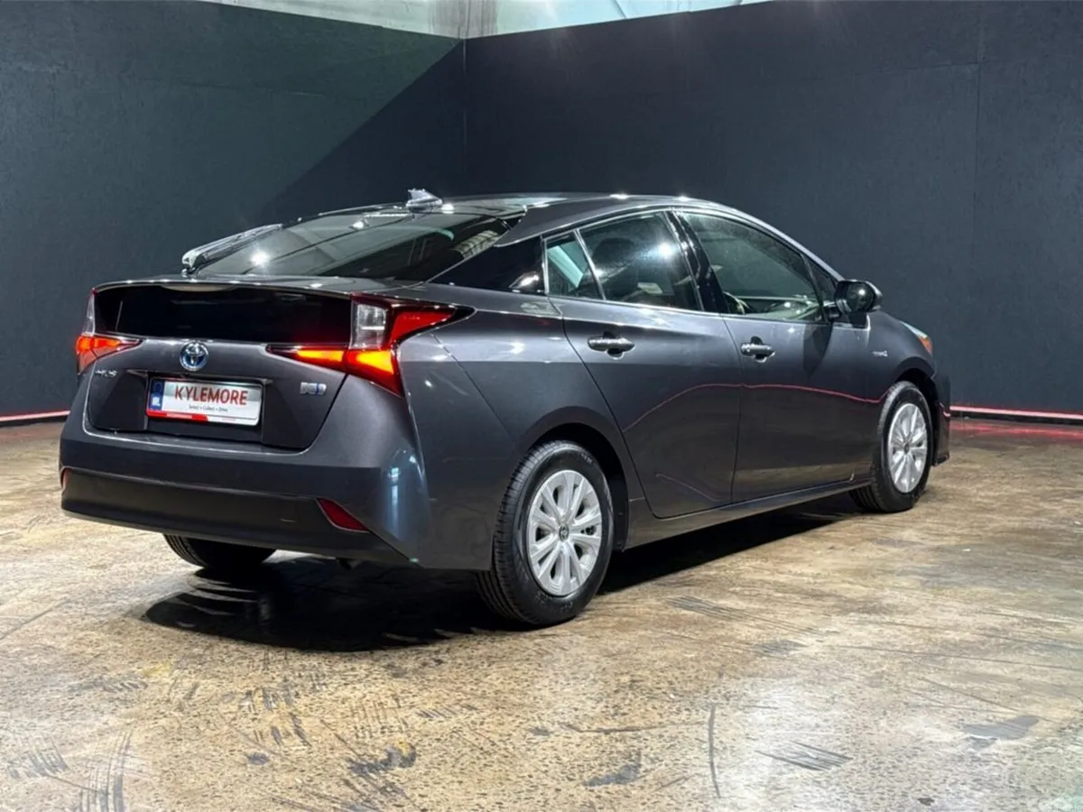 Toyota Prius Saloon, Petrol Hybrid, 2020, Grey