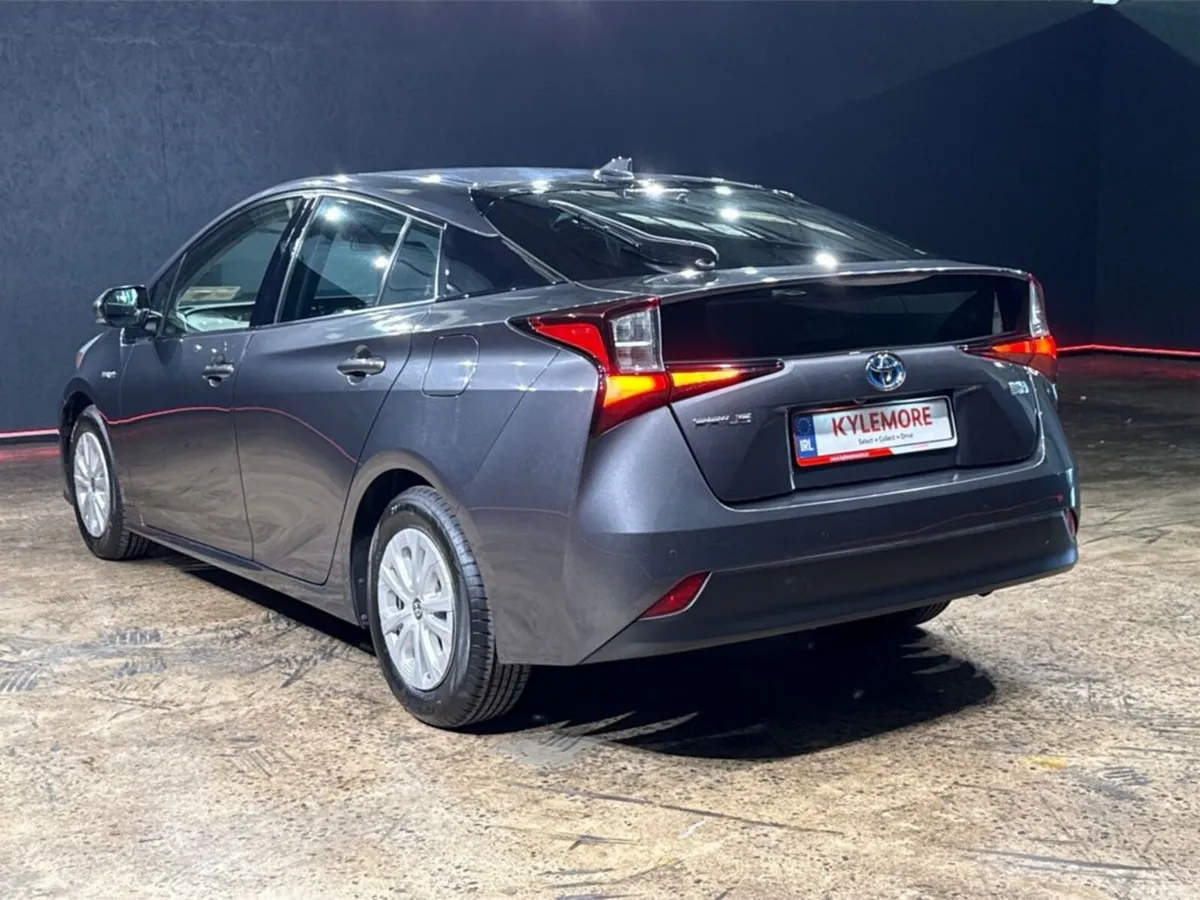 Toyota Prius Saloon, Petrol Hybrid, 2020, Grey