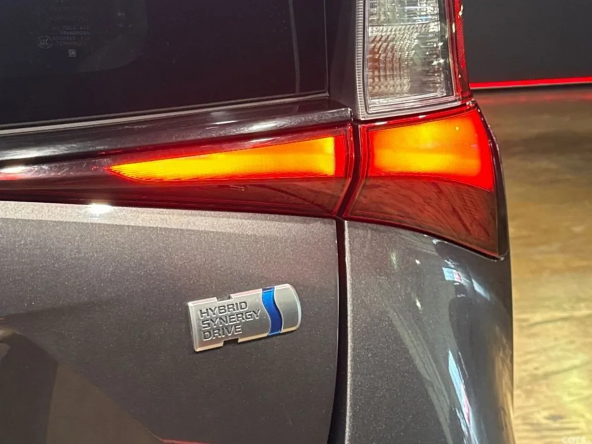 Toyota Prius Saloon, Petrol Hybrid, 2020, Grey