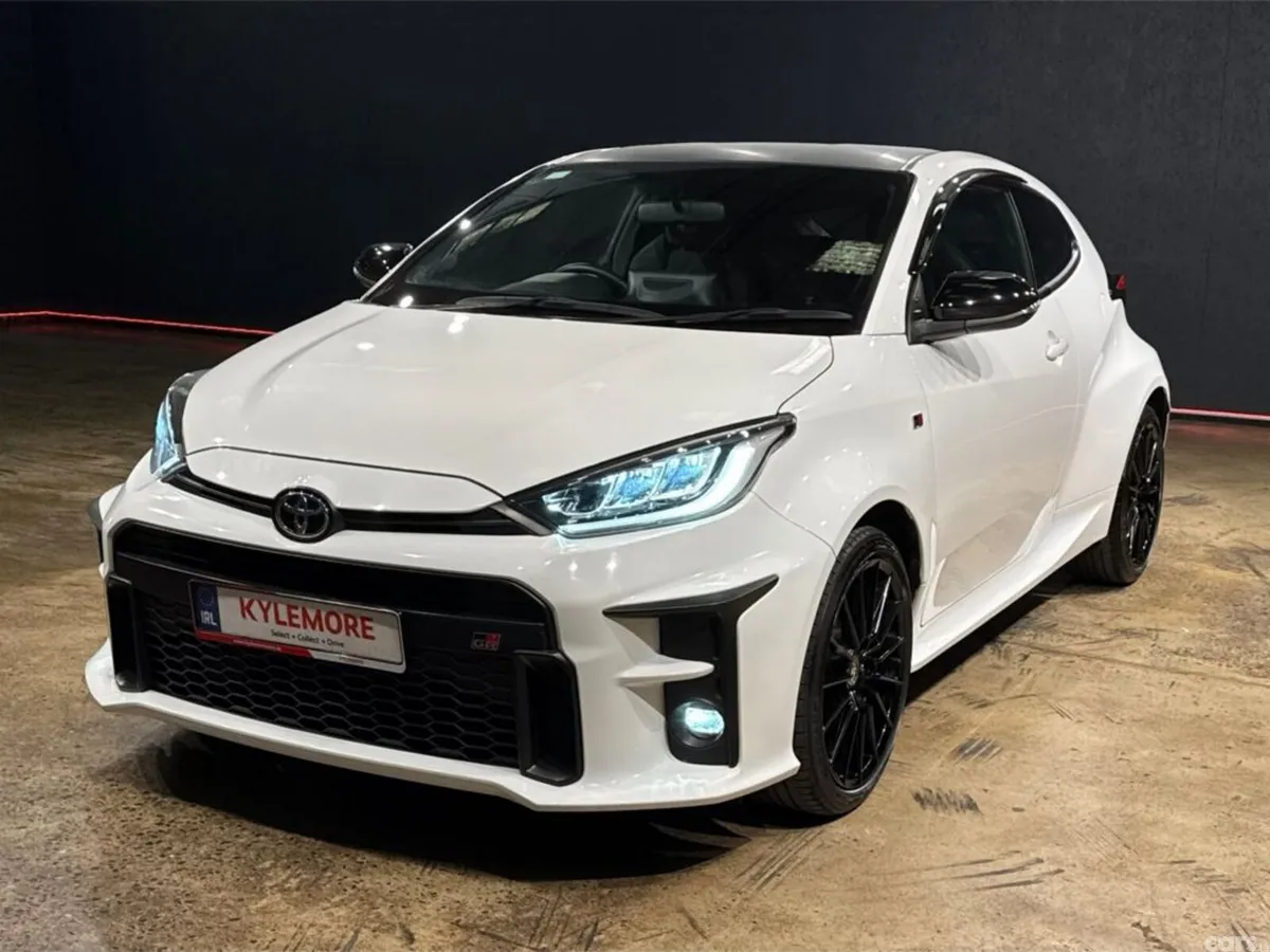 Toyota Yaris Hatchback, Petrol, 2021, White