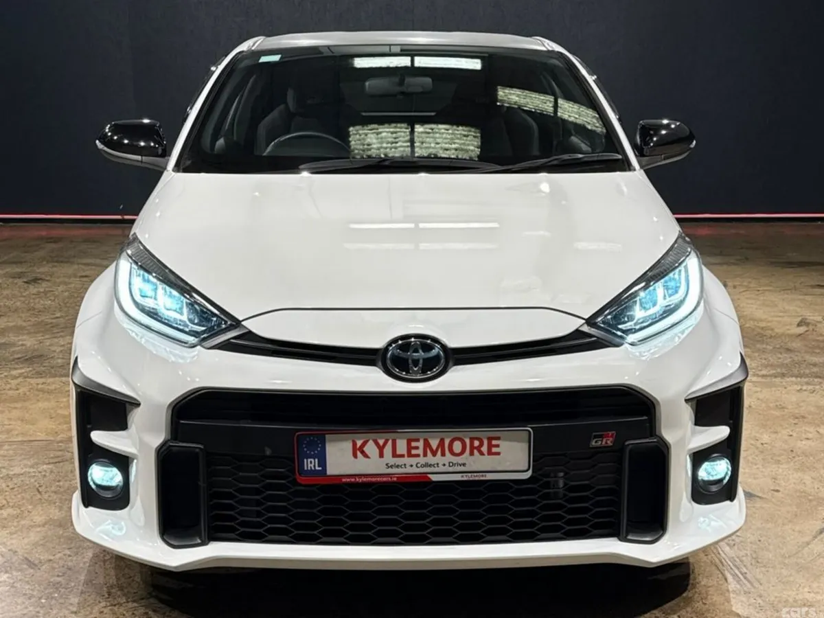 Toyota Yaris Hatchback, Petrol, 2021, White