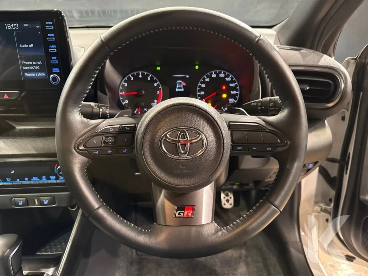 Toyota Yaris Hatchback, Petrol, 2021, White