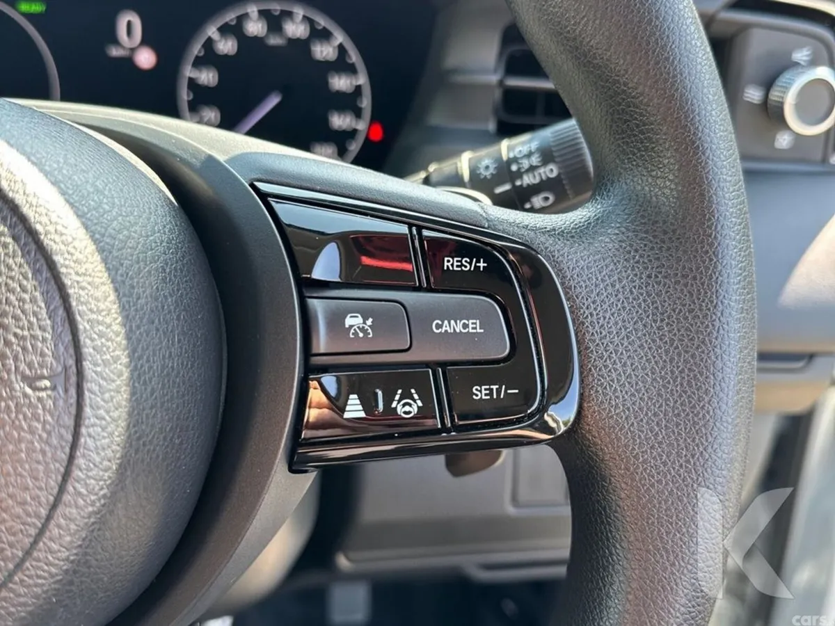 Honda Vezel SUV, Petrol Hybrid, 2023, White