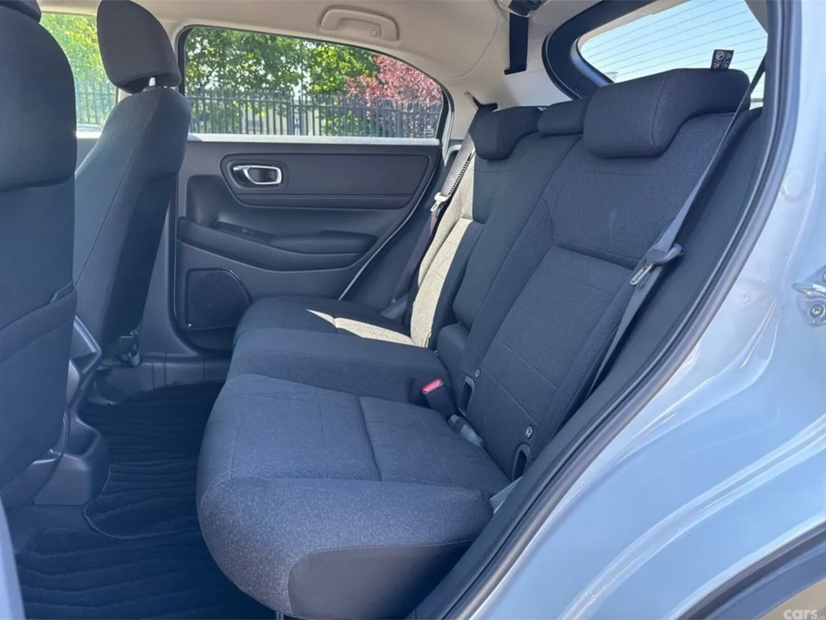 Honda Vezel SUV, Petrol Hybrid, 2023, White