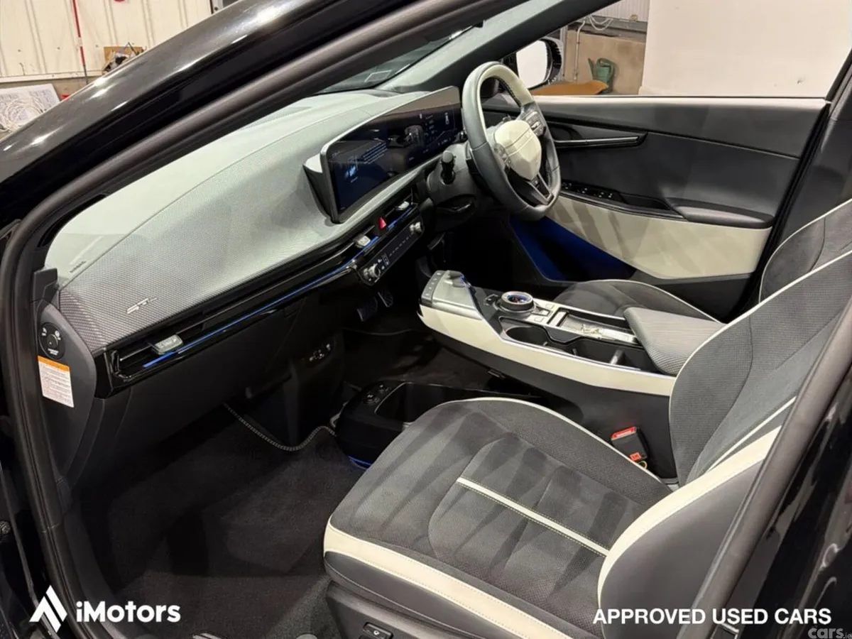 Kia EV6 SUV, Electric, 2025, Black