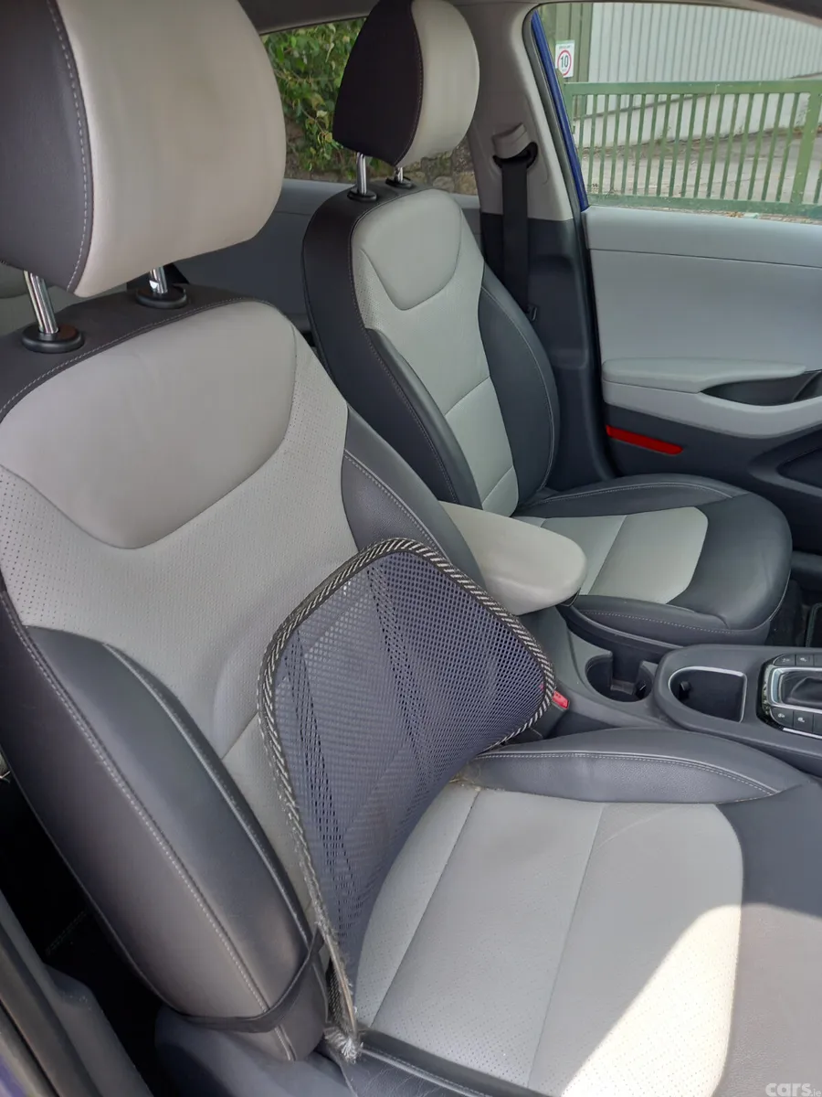Hyundai IONIQ Hatchback, Petrol Plug-in Hybrid, 2020, Blue