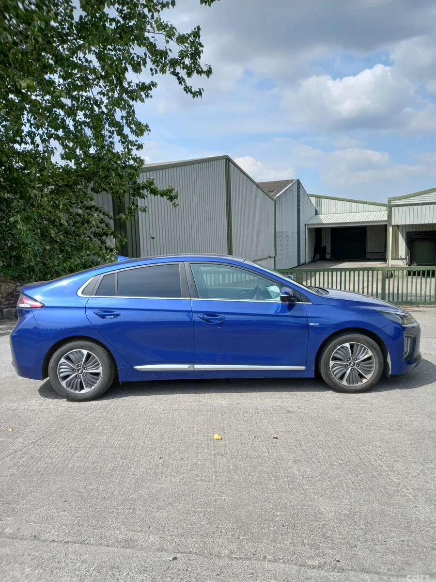 Hyundai IONIQ Hatchback, Petrol Plug-in Hybrid, 2020, Blue