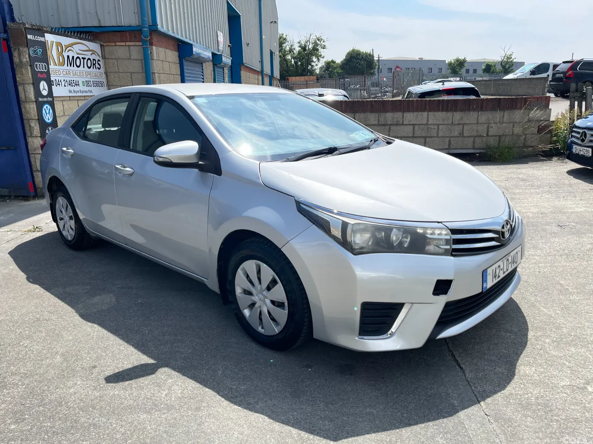 Toyota Corolla Saloon, Diesel, 2014, Silver