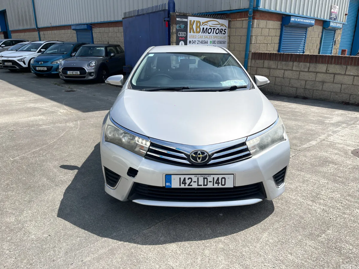 Toyota Corolla Saloon, Diesel, 2014, Silver