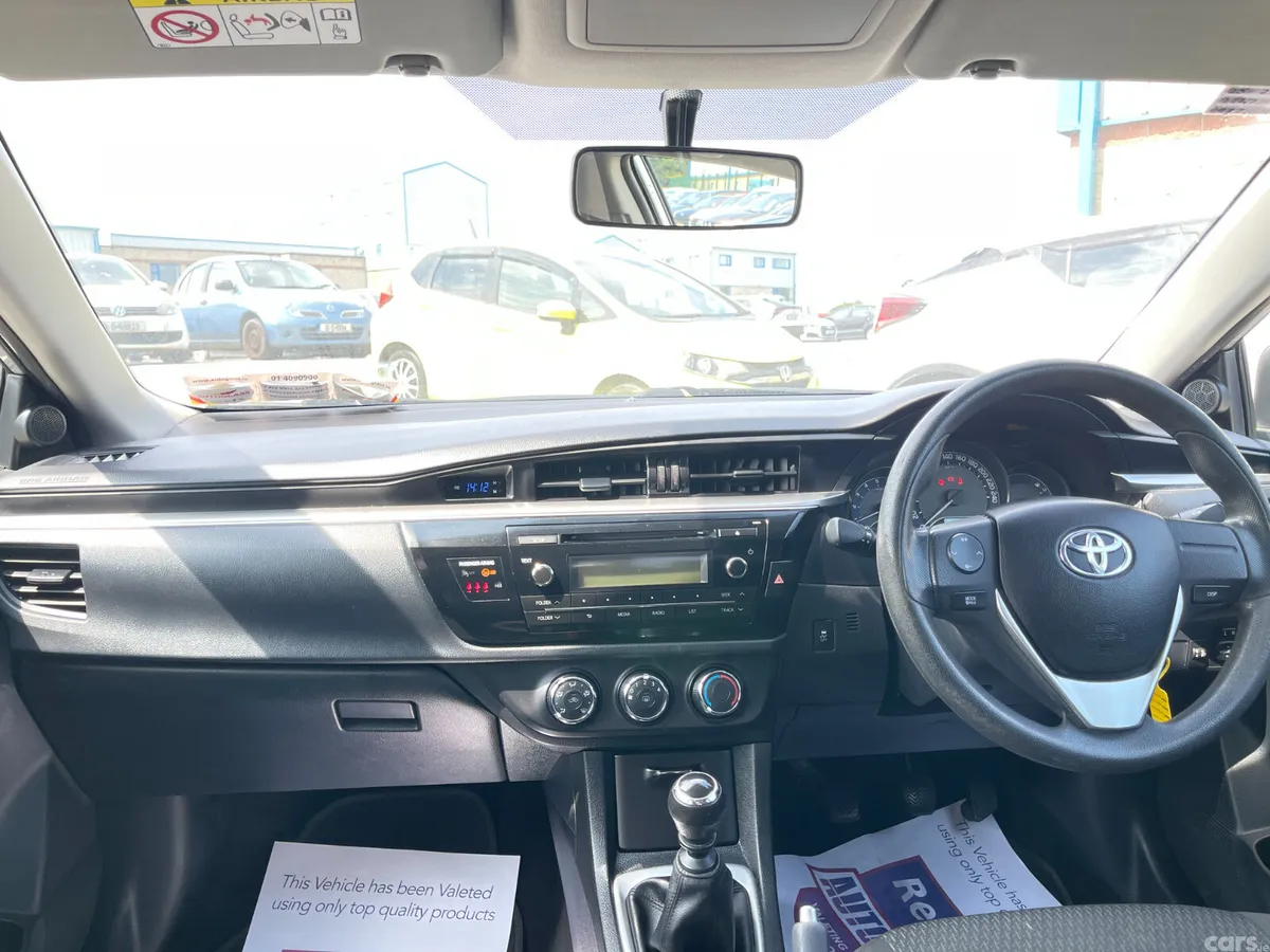 Toyota Corolla Saloon, Diesel, 2014, Silver