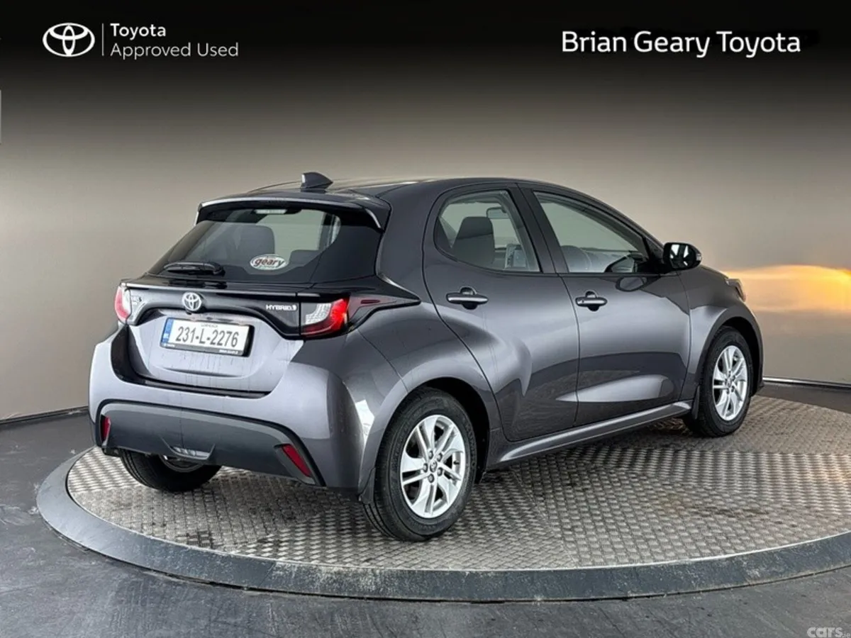 Toyota Yaris Hatchback, Petrol Hybrid, 2023, Grey
