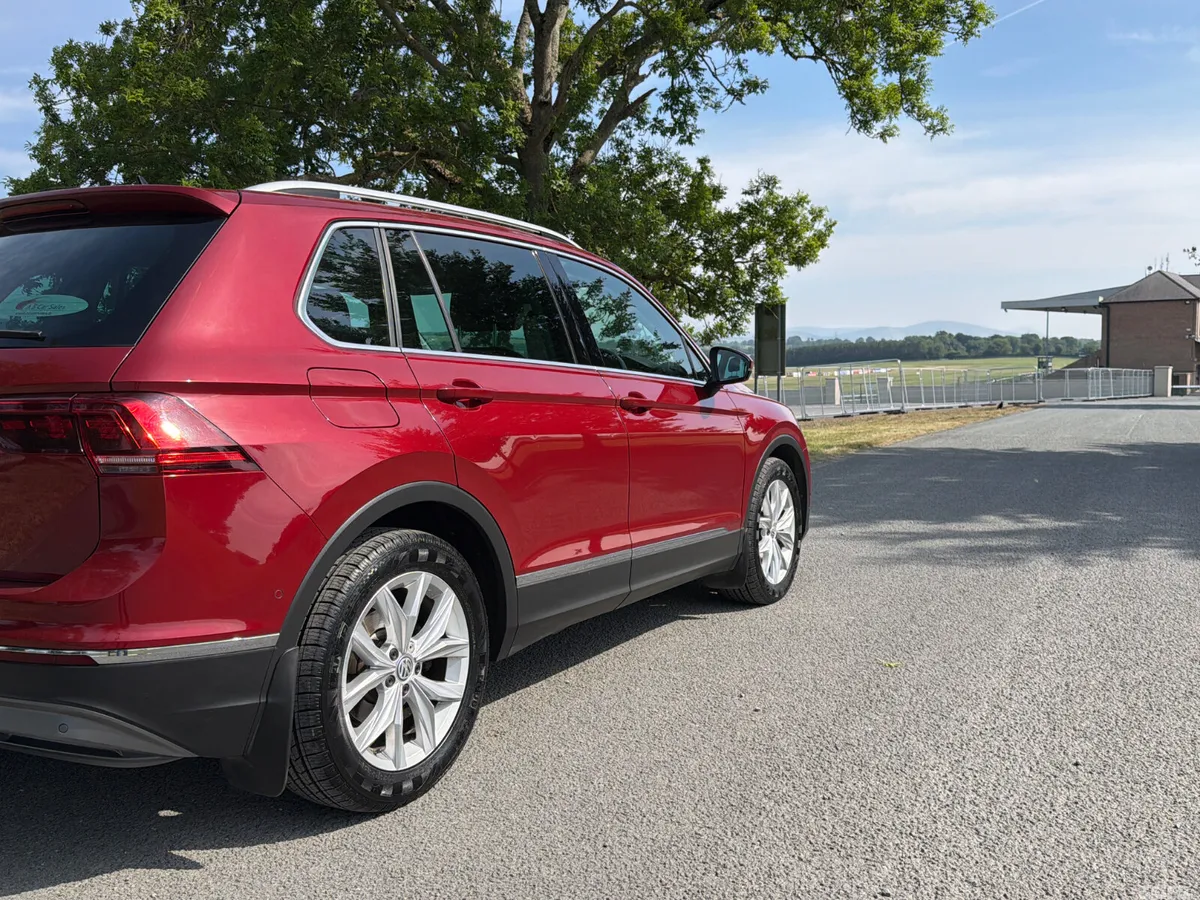Volkswagen Tiguan SUV, Diesel, 2019, Red