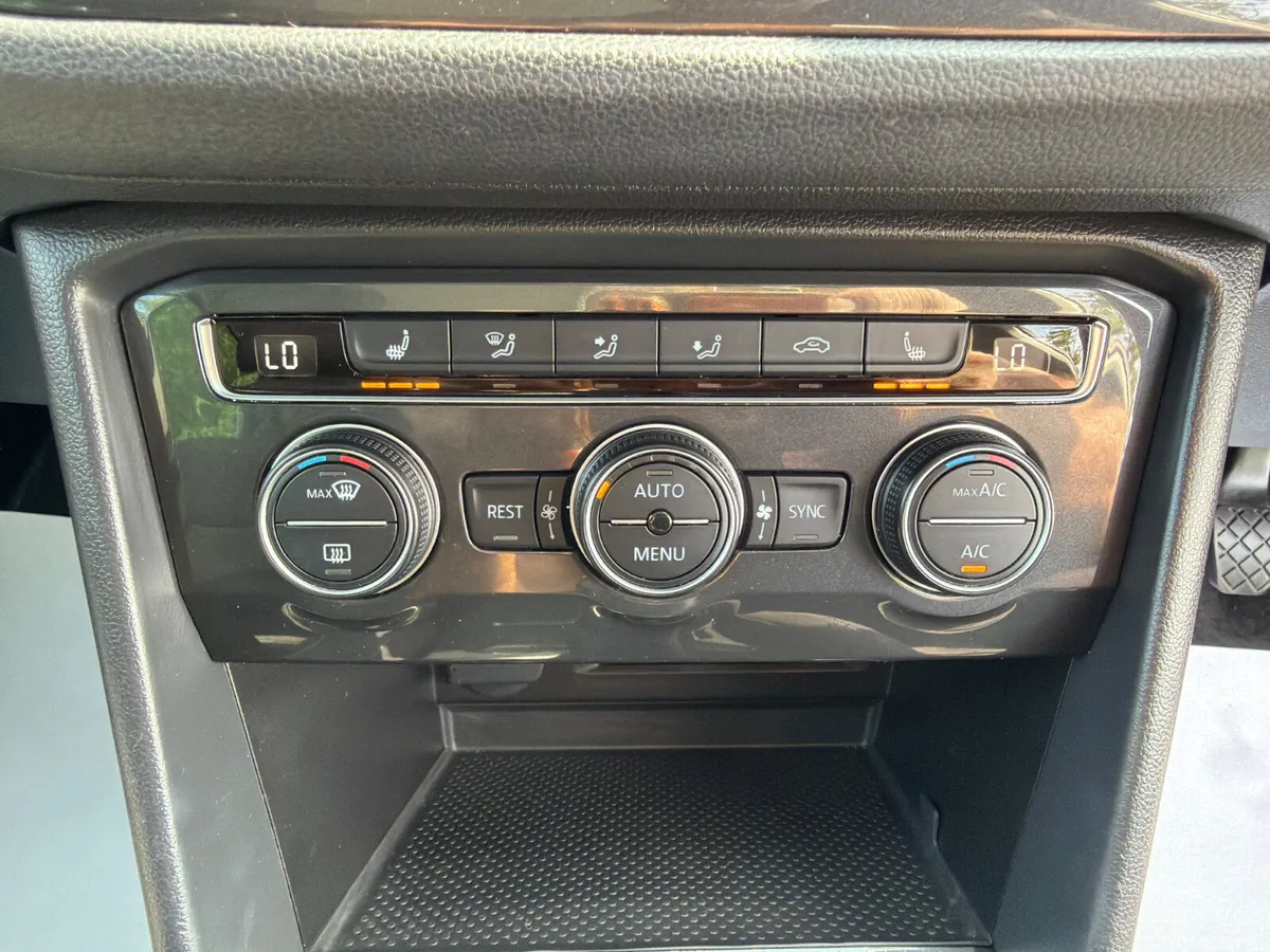 Volkswagen Tiguan SUV, Diesel, 2019, Red