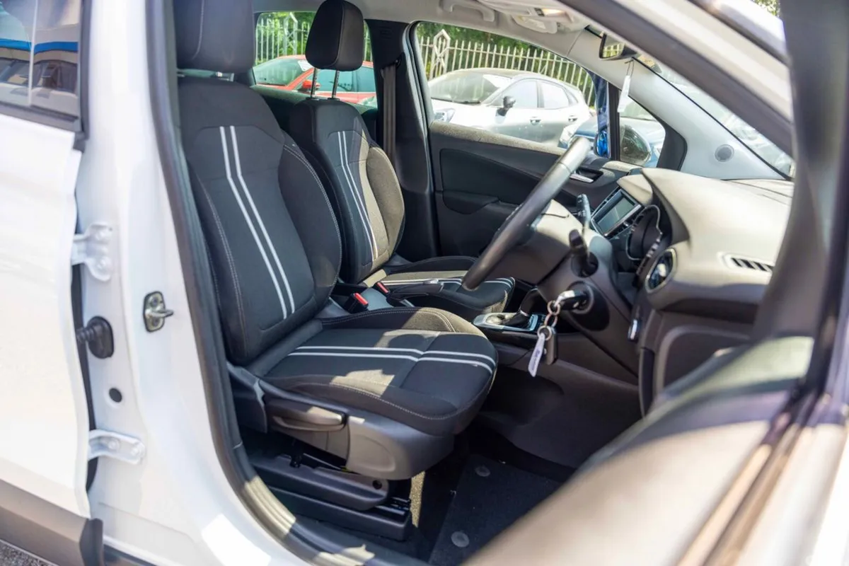 Opel Crossland X SUV, Petrol, 2024, White