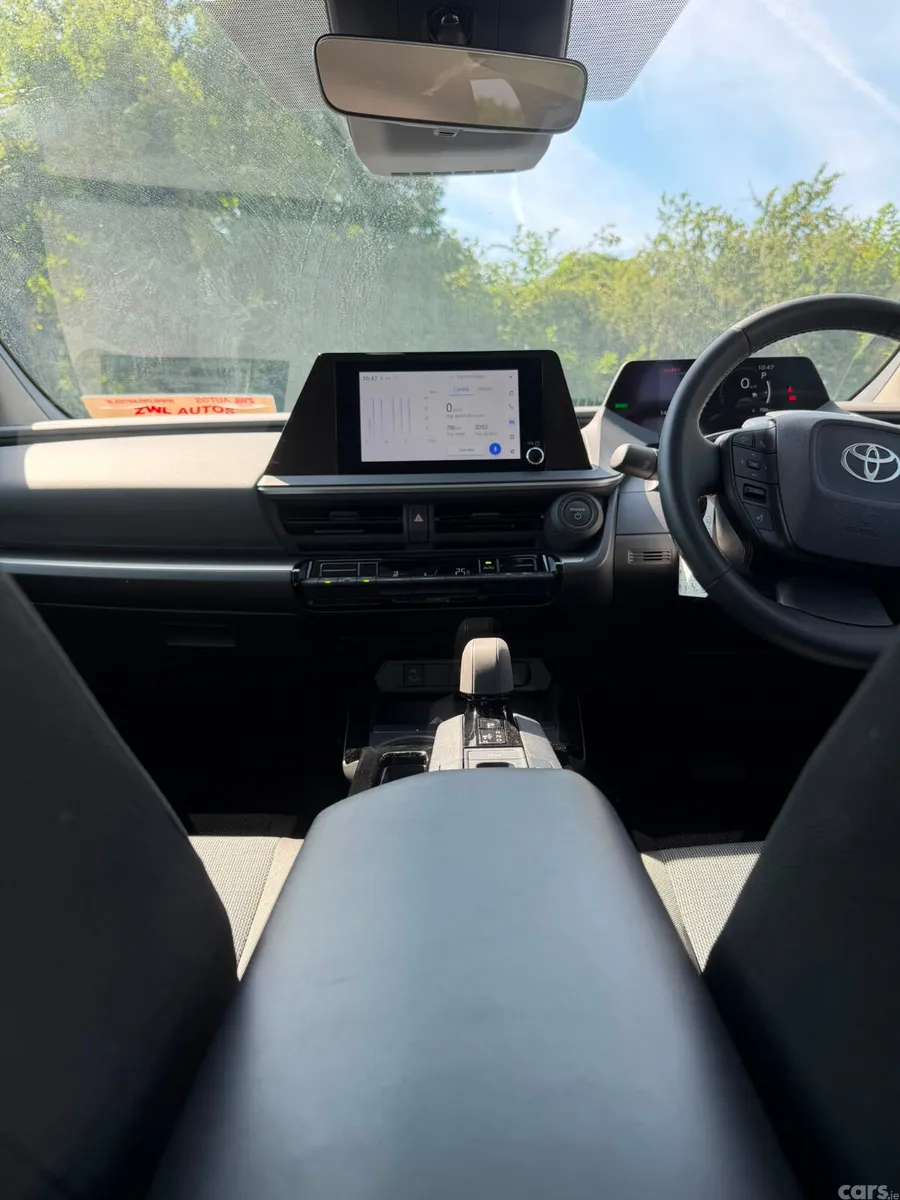 Toyota Prius Hatchback, Petrol Hybrid, 2024, White