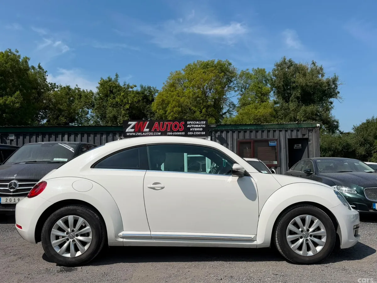 Volkswagen Beetle Hatchback, Petrol, 2013, White