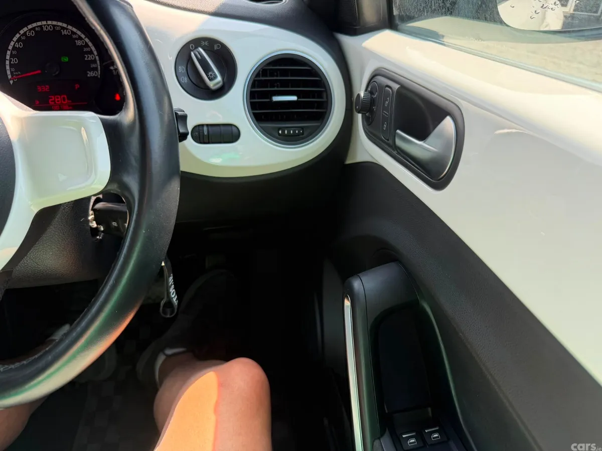 Volkswagen Beetle Hatchback, Petrol, 2013, White