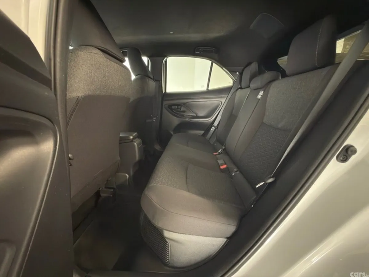 Toyota Yaris Cross SUV, Petrol Hybrid, 2023, White