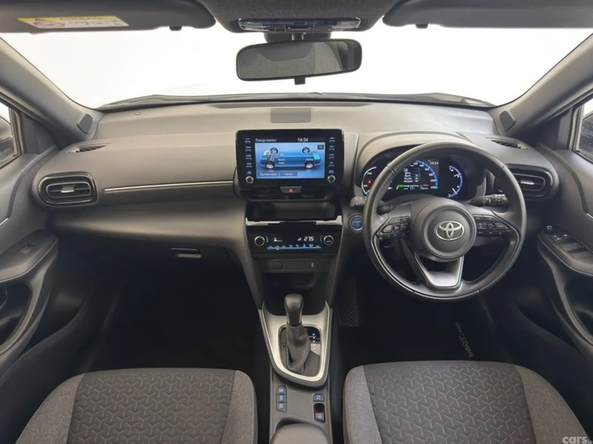 Toyota Yaris Cross SUV, Petrol Hybrid, 2023, White