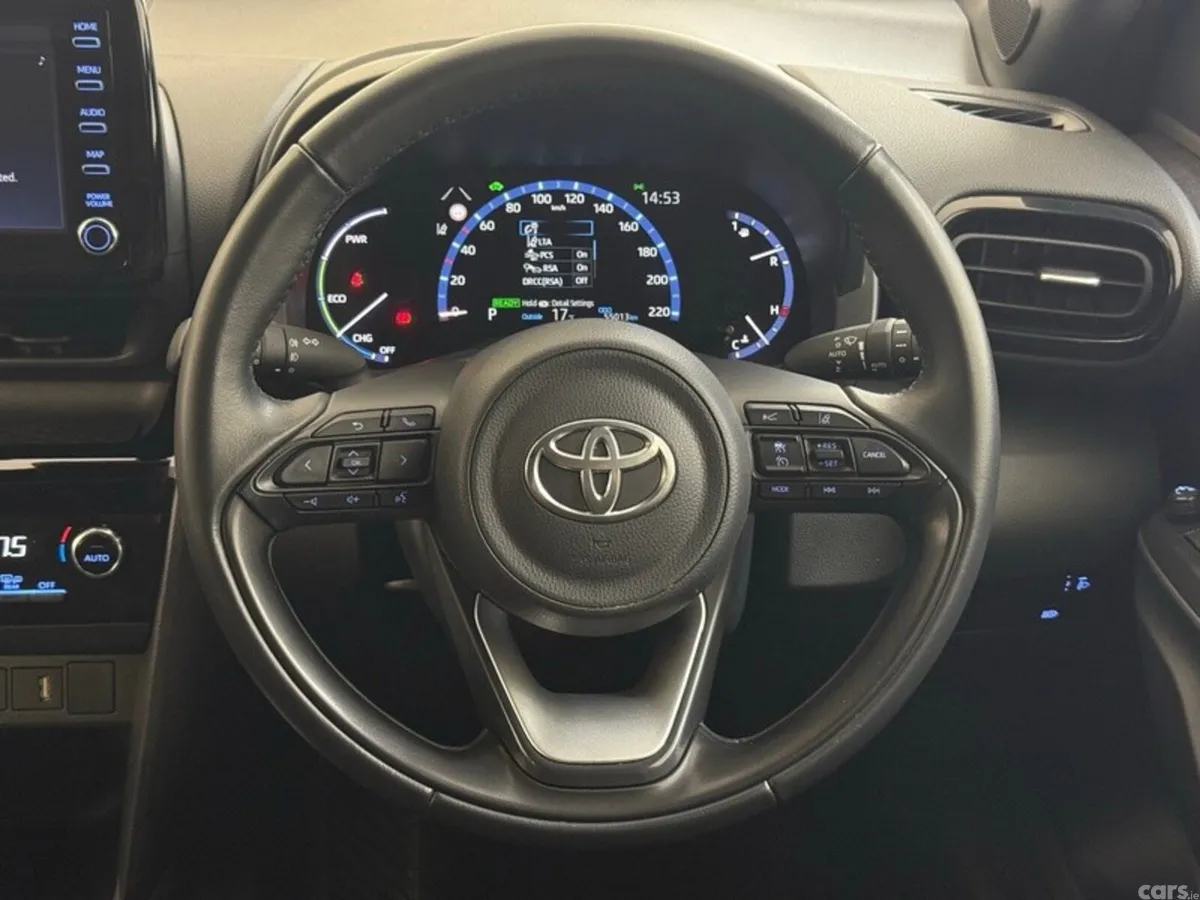 Toyota Yaris Cross SUV, Petrol Hybrid, 2023, White