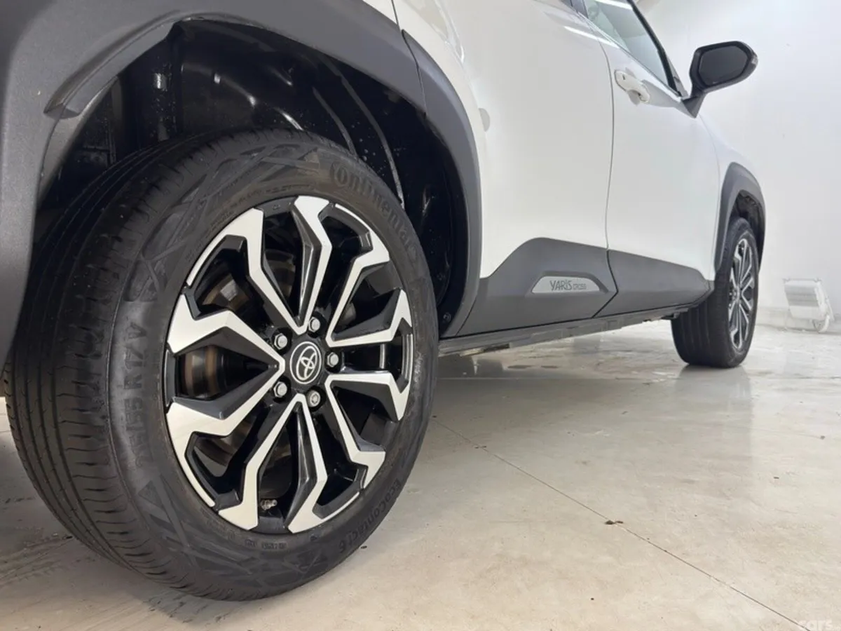 Toyota Yaris Cross SUV, Petrol Hybrid, 2023, White