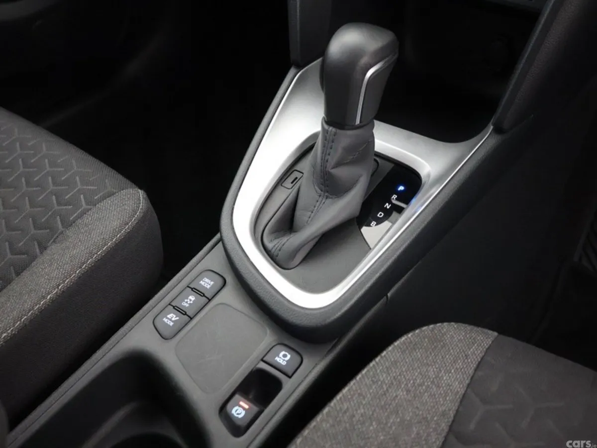 Toyota Yaris Cross SUV, Petrol Hybrid, 2023, White