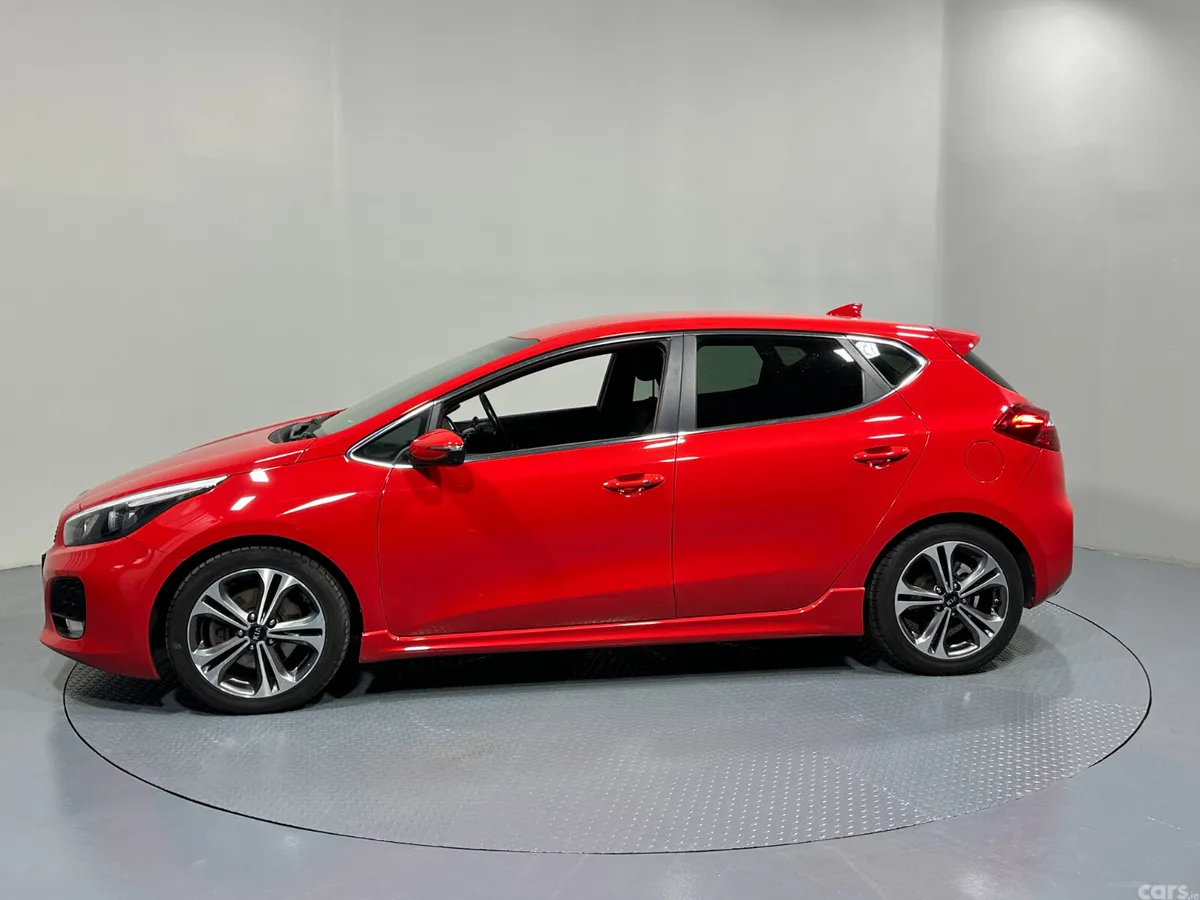 Kia Ceed Hatchback, Petrol, 2018, Red