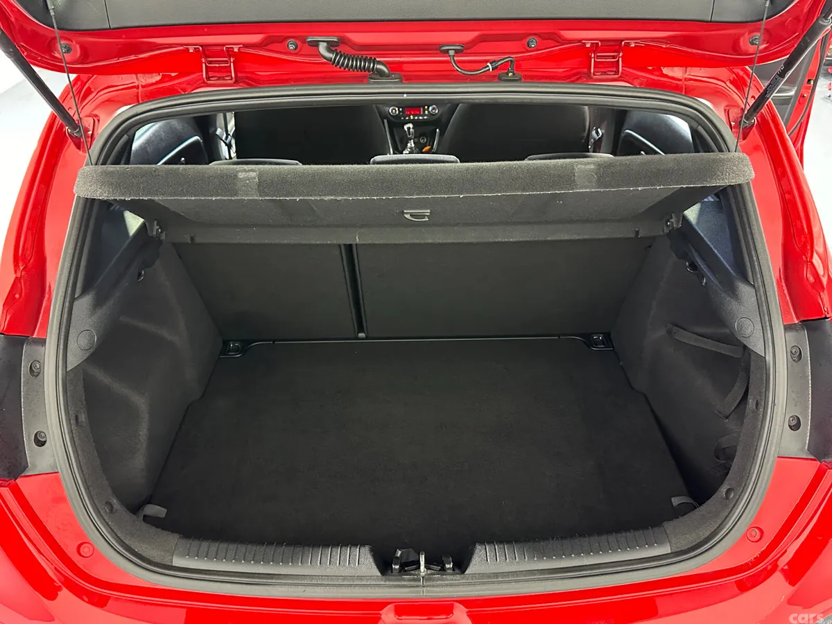 Kia Ceed Hatchback, Petrol, 2018, Red