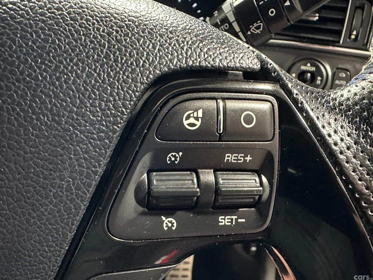 Kia Ceed Hatchback, Petrol, 2018, Red