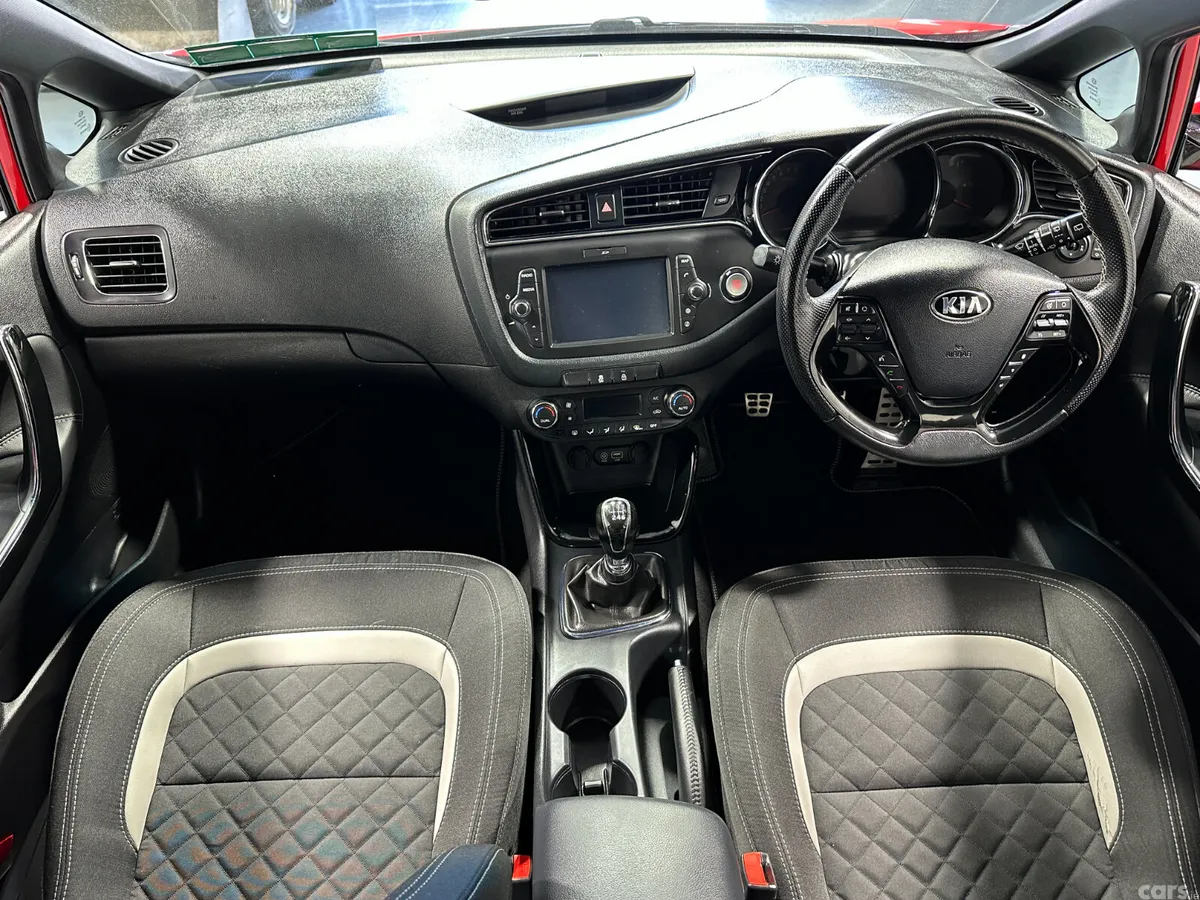 Kia Ceed Hatchback, Petrol, 2018, Red