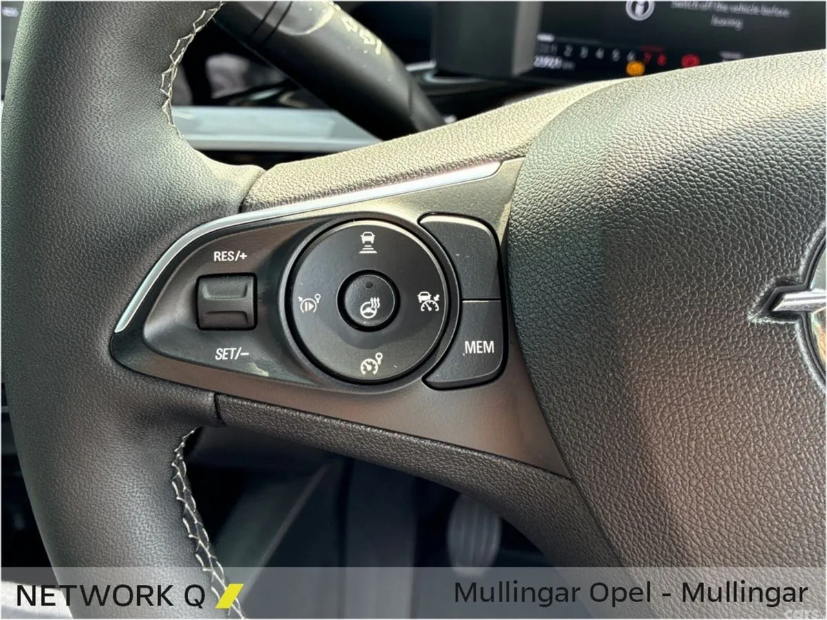 Opel Mokka SUV, Petrol, 2025, Red