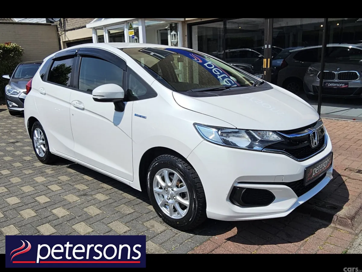 Honda Fit Hatchback, Petrol Hybrid, 2019, White