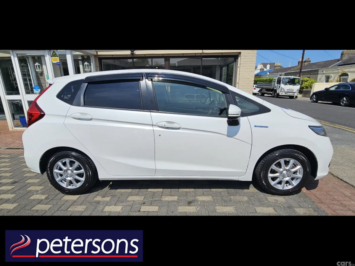 Honda Fit Hatchback, Petrol Hybrid, 2019, White