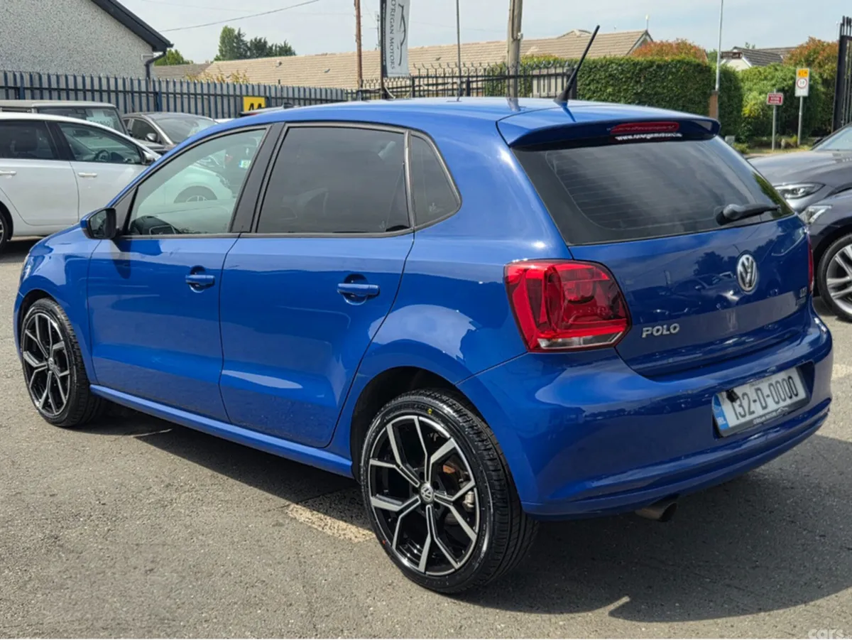 Volkswagen Polo Hatchback, Petrol, 2013, Blue