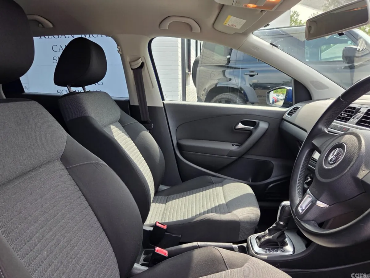Volkswagen Polo Hatchback, Petrol, 2013, Blue