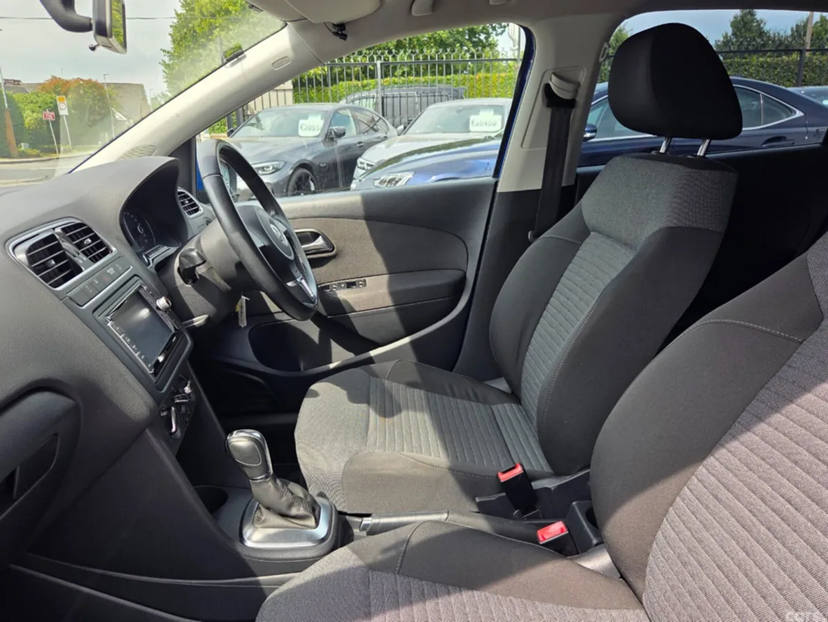 Volkswagen Polo Hatchback, Petrol, 2013, Blue