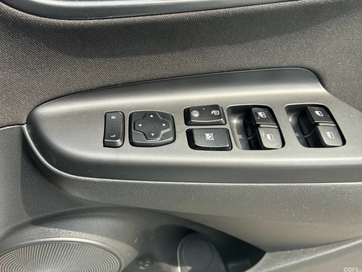 Hyundai KONA MPV, Petrol, 2019, White