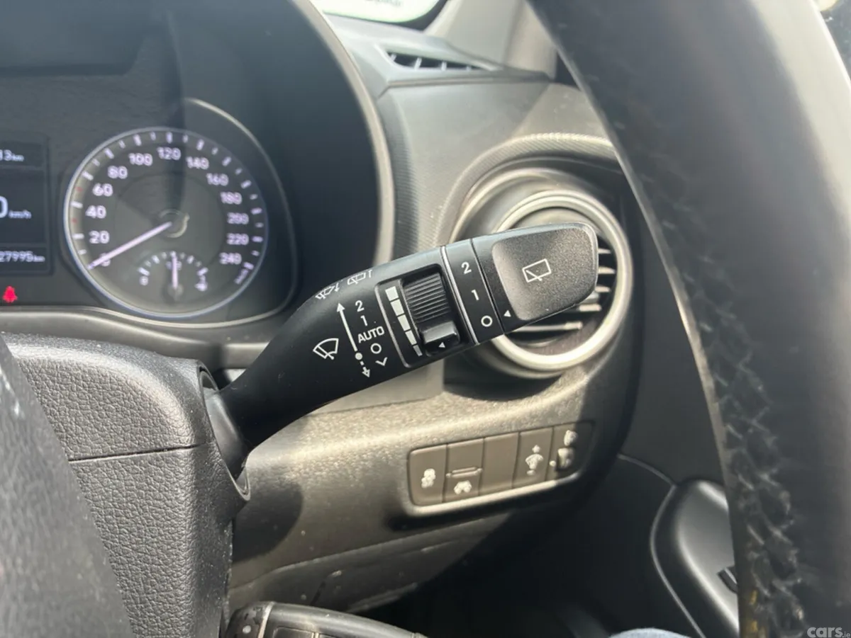 Hyundai KONA MPV, Petrol, 2019, White