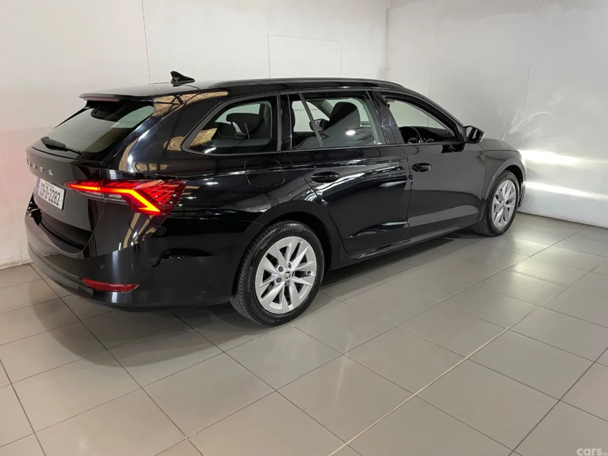 Skoda Octavia Estate, Diesel, 2023, Black